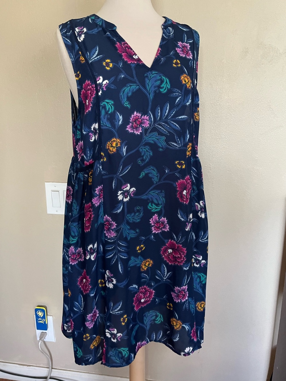 Old Navy Tesl Floral V-Neck Dress with Pink and white Accents